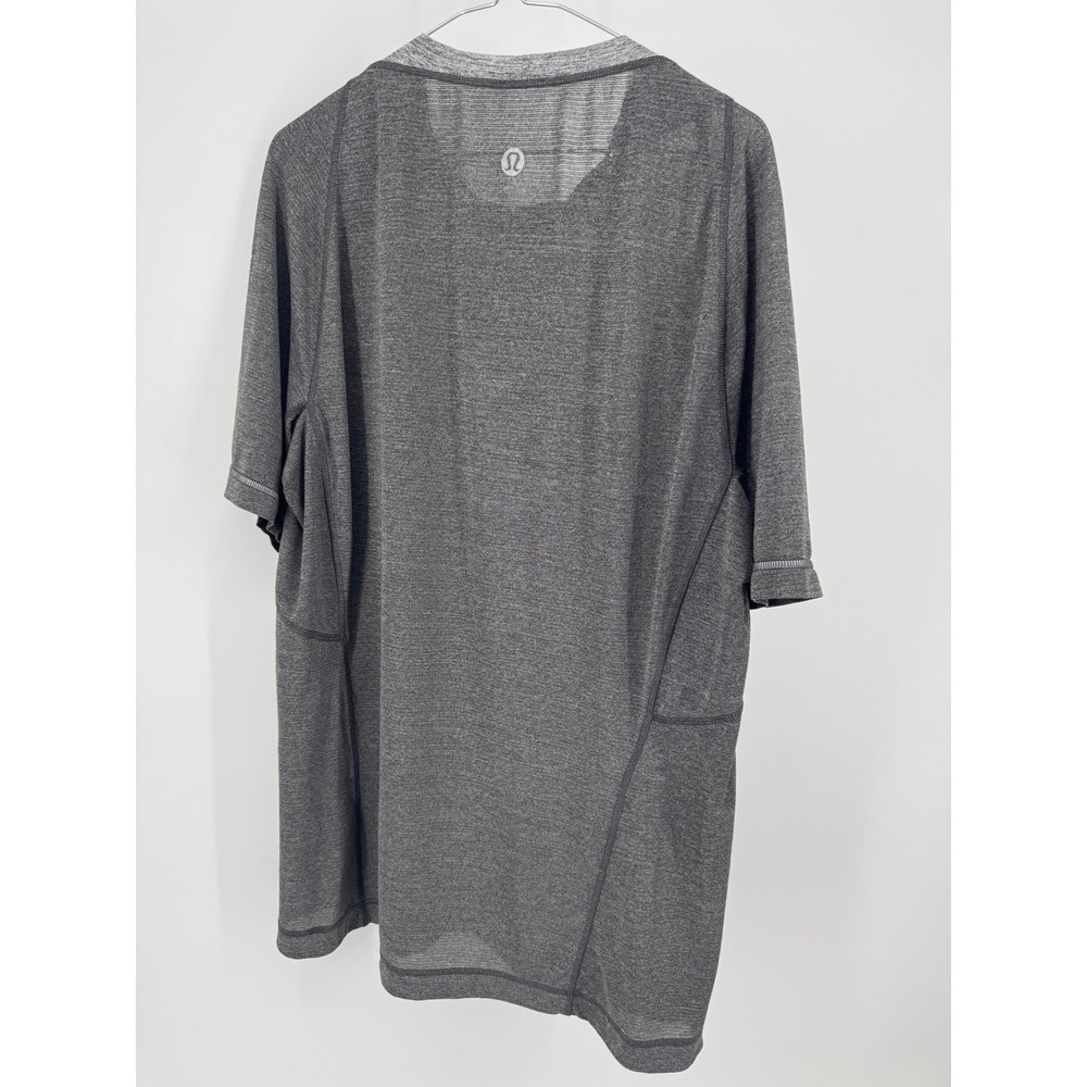 Lululemon T Shirt L Mens Gray Training‎ Workout Short Sleeve Shirt Top - Picture 2 of 10